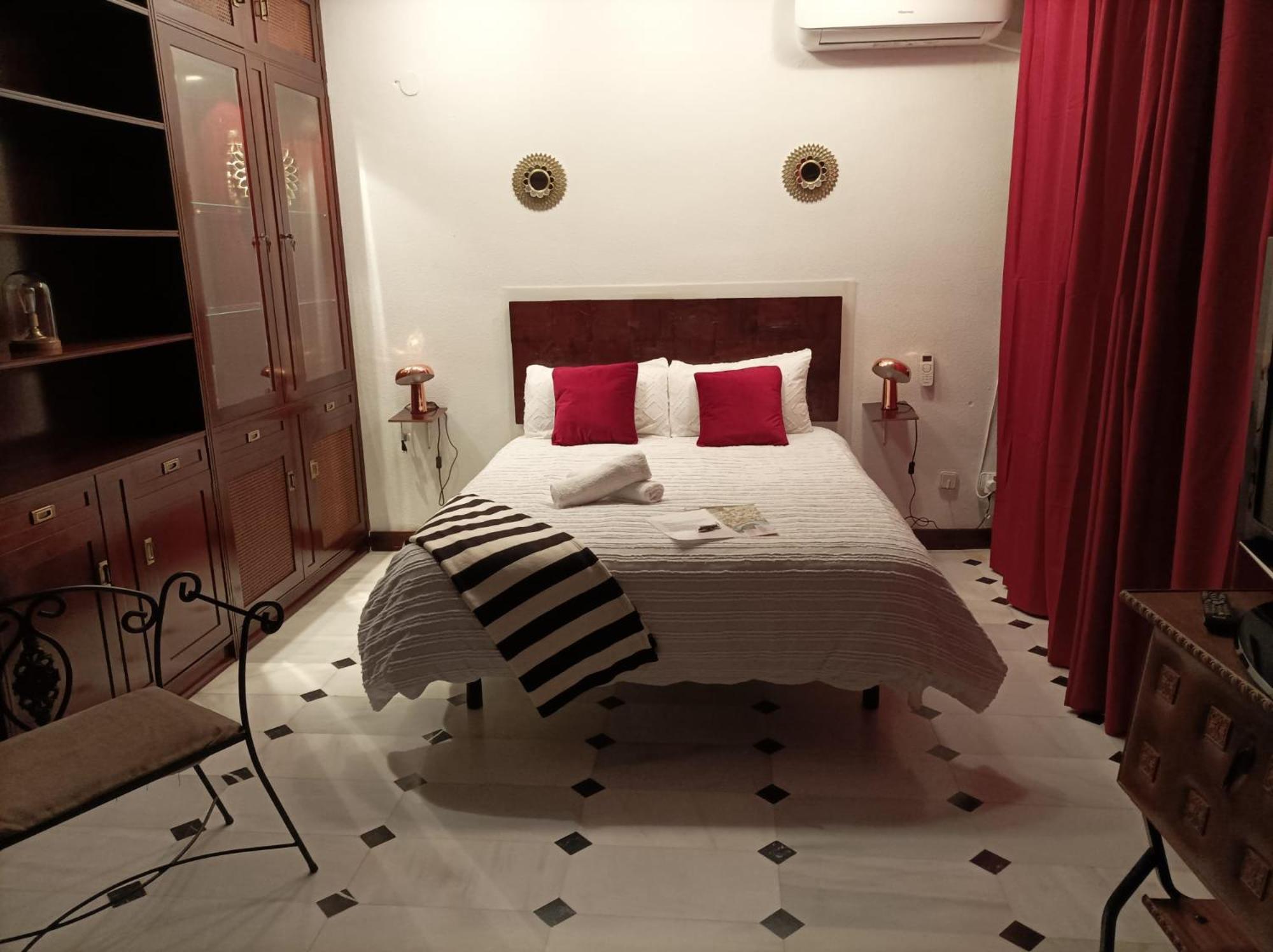 San Basilio'S Red House Bed & Breakfast Cordoba Room photo